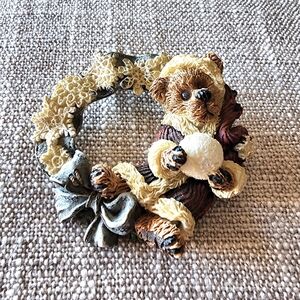 Vintage Boyd's Bears Folkwear Santa Bear with Snowball Pin 1990's